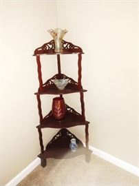 Living Room:  Corner Shelf