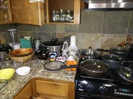 Kitchen: Cookware