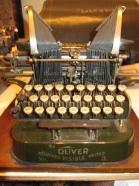 Wow!  Oliver #3 visible writer typewriter with case