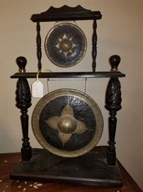 Antique Tibetan alter gong