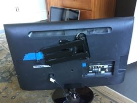 Wall bracket attached to Samsung TV/Monitor