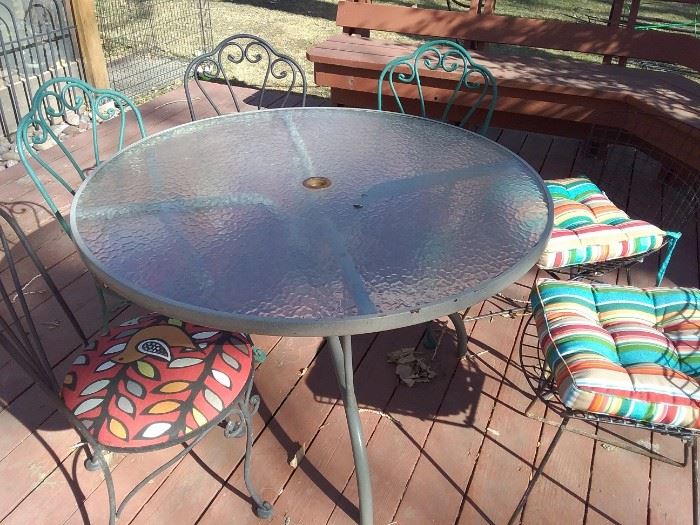 Circular Patio Table