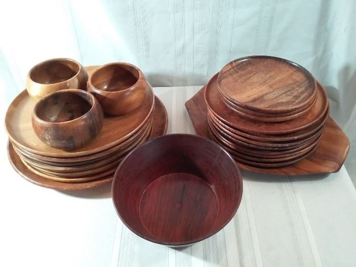 Nice Assortment of Wooden Bowls, Platters, and Plates