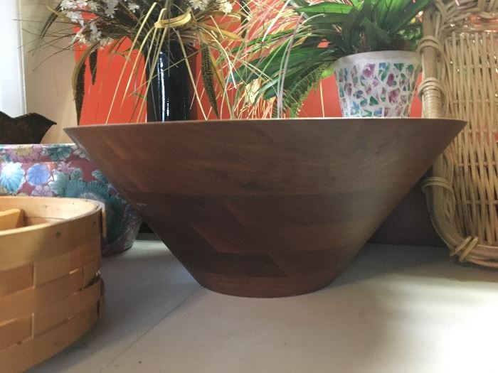 Large mid century modern wood bowl - LOVE this bowl!