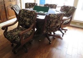 Mikhail Darafeev poker table and chairs