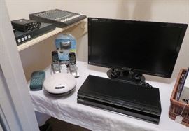 Mackie mixer, headphone amplifier