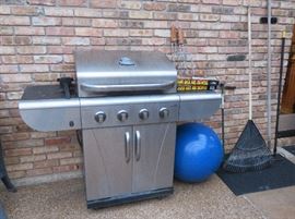 Gas grill