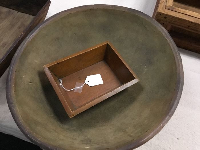 Wood bowl and small wood box