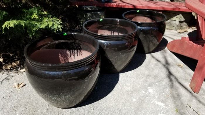 Black planter pots
