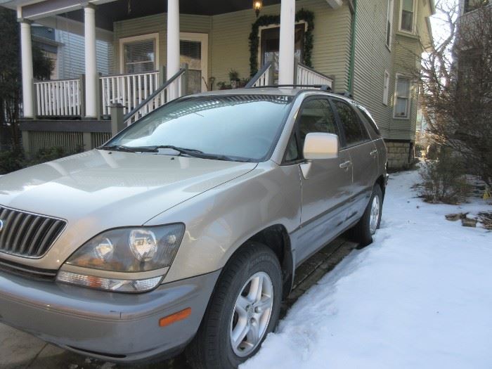 2000 Lexus has not been moved or driven in several years.  Battery dead.  Older couple -100,000 miles?  Nice looking come check it out!    Bids will be taken until Saturday - every offer will be considered!