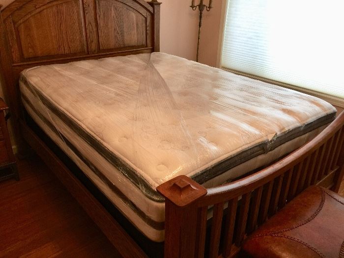 Queen size Beauty Rest mattress set - nearly new