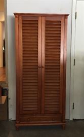 Cabinet w/louvered doors