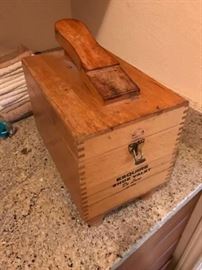 Vintage shoe shine box with items 