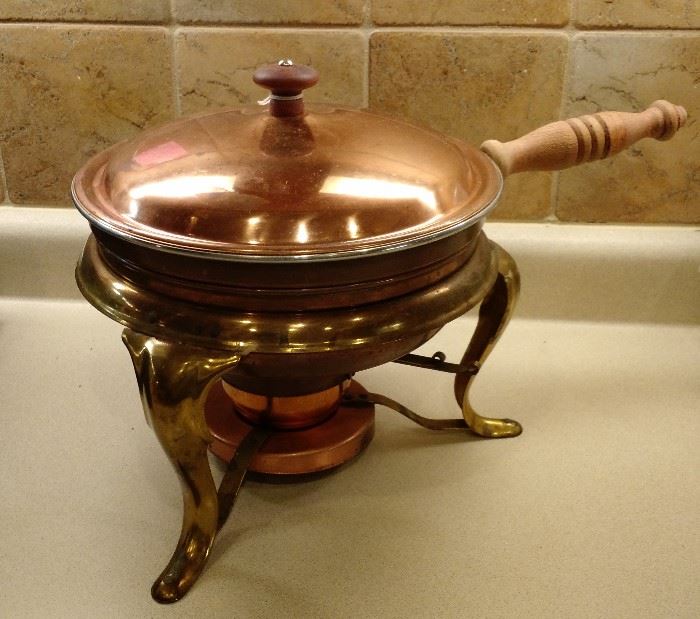 Vintage Copper Chafing Dish in great condition.