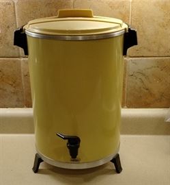 Vintage/Retro Harvest Yellow West Bend Electric Percolator in Great Condition. This piece is Like New! 