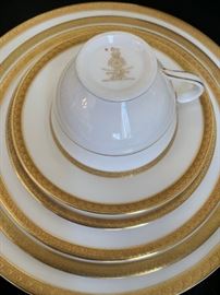 Royal Doulton, Royal Gold