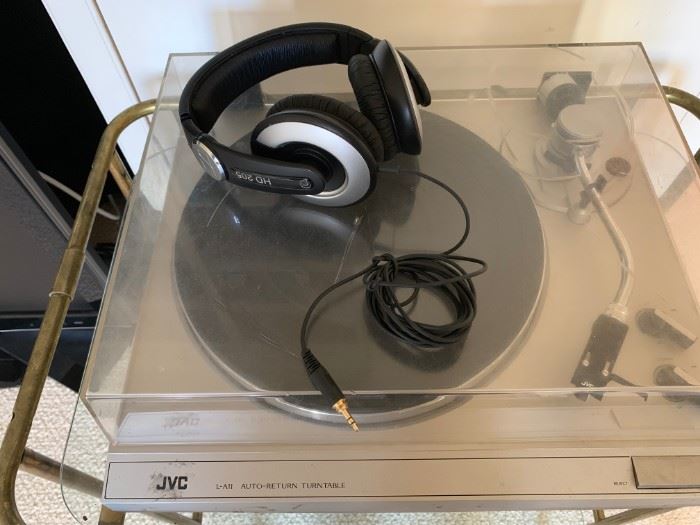 JVC Turntable