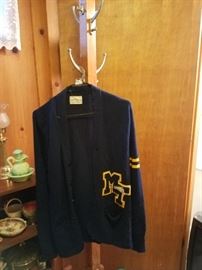 Vintage sweater "MT" and nice coat rack