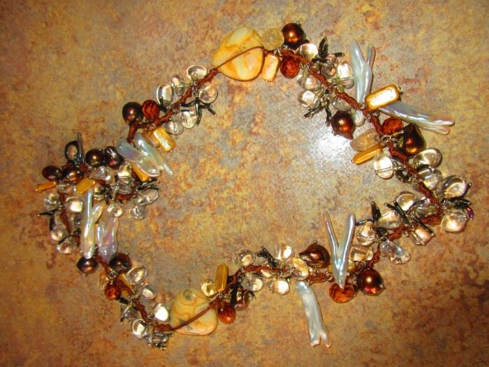 Artisan necklace of semi-precious stones Amber and Pearl