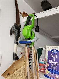 near new green works hedger and pole saw