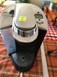 #93	keurig coffee maker 	 $40.00 
