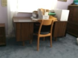 Sewing table and items
