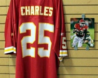 Jamaal Charles Kansas City Chiefs Football Jersey Size 4XL And Authentic Autographed Photo With COA 8" x 10"