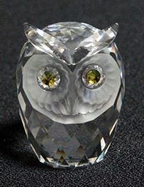 Swarovski Silver Crystal Owl Figurine # 7636 NR 046 With Box And COA