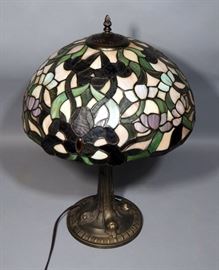 Tiffany Style Table Lamp 23"H, Powers On