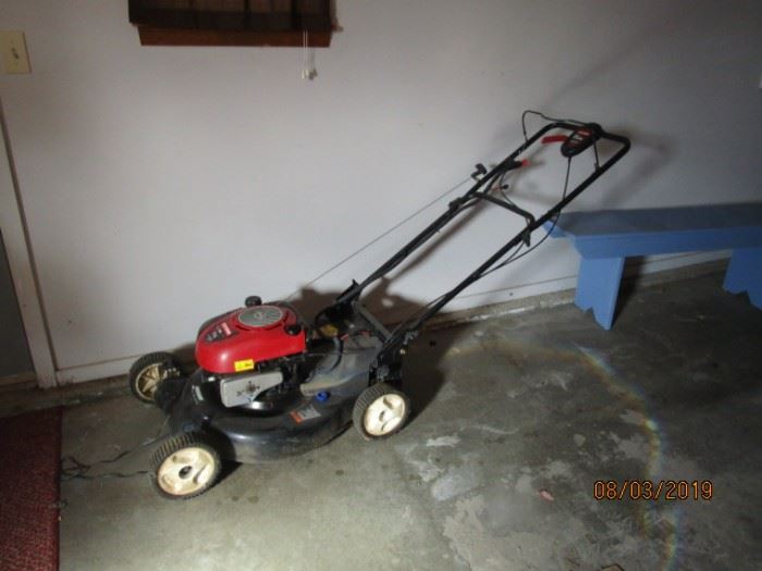 Craftsman lawn mower (has leaf catcher)