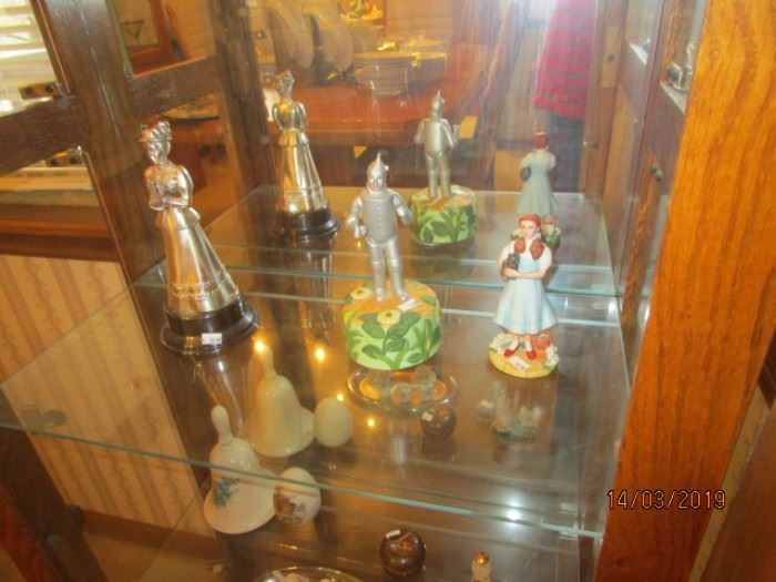 Figurines from the "Wizard of Oz"