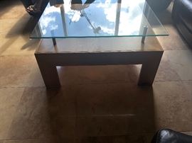 DOUBLE DECKER COFFEE TABLE
By DI MOLINI “ THE BEAT FURNITURE STORE IN PUERTO RICO”