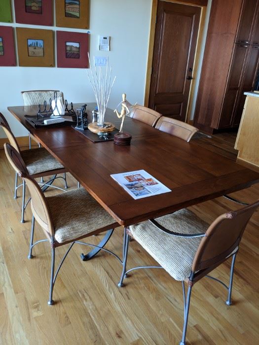 Charleston Forge Dining table w/ 6 leather chairs