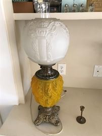 Gorgeous Gone With The Wind Lamp. - or Hurricane/Chamber lamp. 