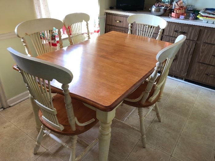 AVAILABLE  NOW FOR PRE-SALE
* Nice Wooden Table with 5 Chairs
Dimensions are 57 Inches Long w 1 Leaf in it, 35 1/2 Inches Wide, 30 Inches Tall. 