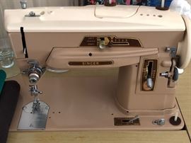 Singer Sewing Machine 
