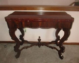 Victorian parlor game table, flame mahogany veneer top, excellent condition
