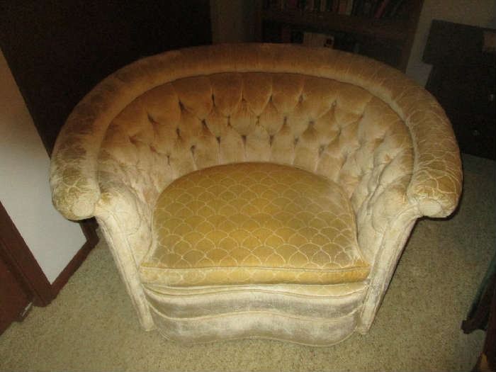 Tufted velvet armchair 2 of 2