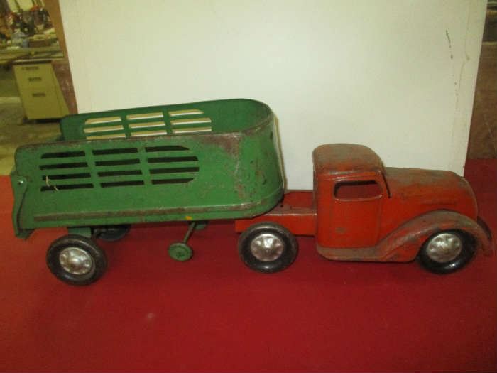 Wyandotte semi and trailer toy truck