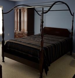 Stickley queen bed frame comes w/ optional canopy