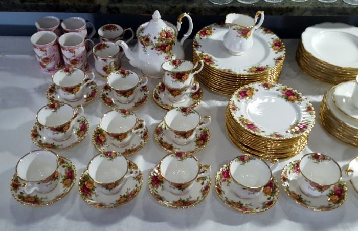 Old Country Rose Royal Albert 12 place settings (4 pieces per setting) plus large tea pot and two mugs