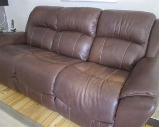 BROWN LEATHER SOFA RECLINER