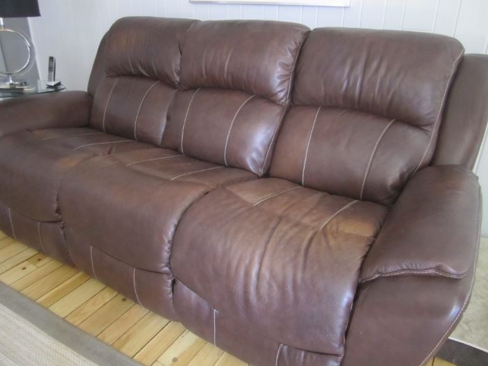 BROWN LEATHER SOFA RECLINER