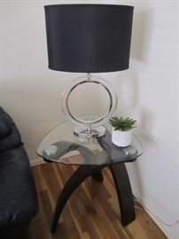 PAIR OF MATCHING END TABLES AND LAMPS