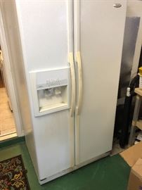 Side by side refrigerator 