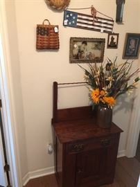 Antique wag stand