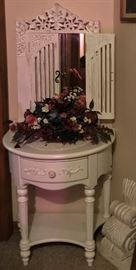 STANLEY ISABELLA STAND $200 - MIRROR $45 - SHELF $40