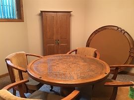 Beautiful game table with 2 tops, 4 padded chairs
