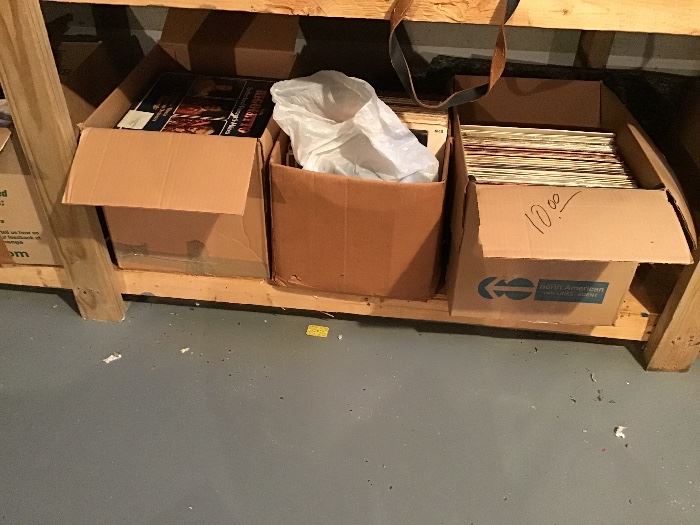 Lots & lots LP vinyls. HUNDREDS 