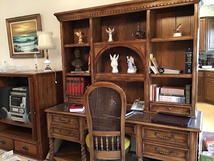 Beautiful,beautiful desk with bookcase on top